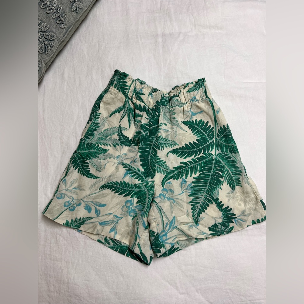 Size XS, cutest linen shorts
